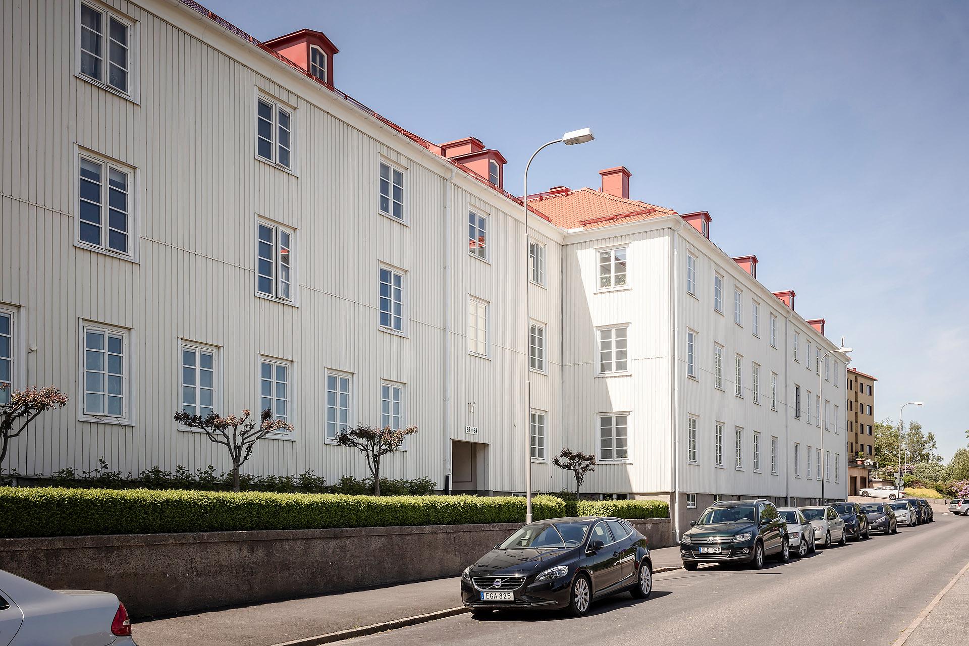 Husets förträdgård har återskapats utifrån historiska bilder på huset