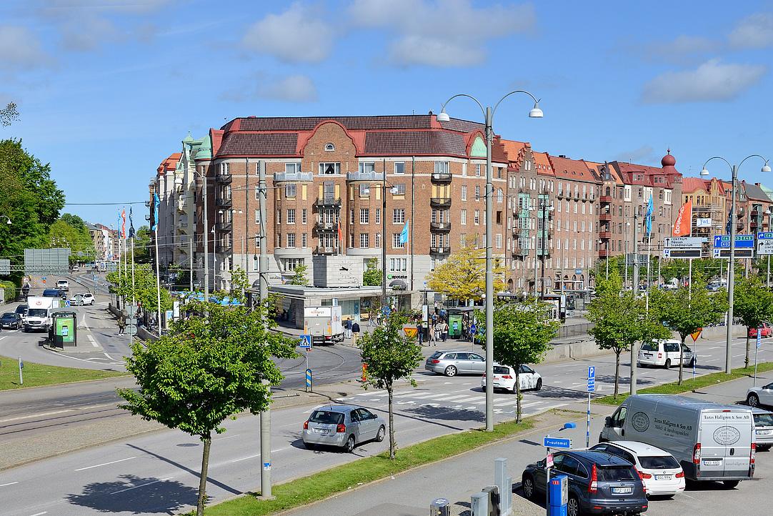 Nära till Korsvägen, knutpunkt för bussar och spårvägen