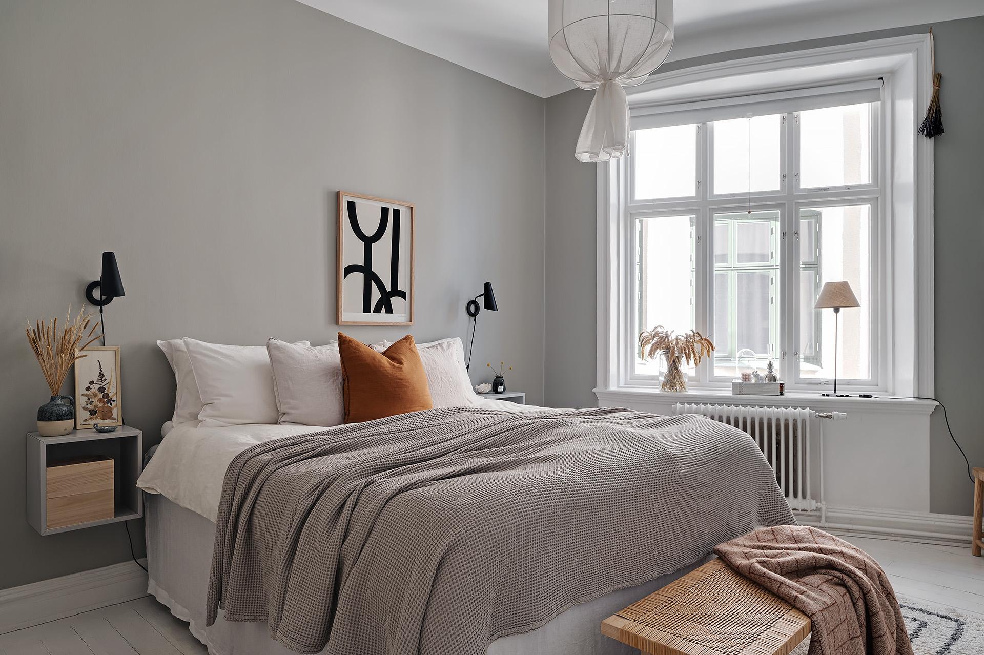 Sovrumnet ligger knäpptyst mot innergården