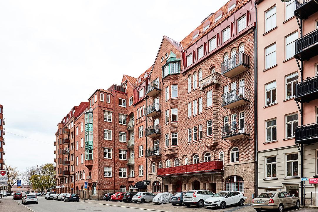 Välskött, grundförstärkt och stambytt fastighet på eftertraktad adress