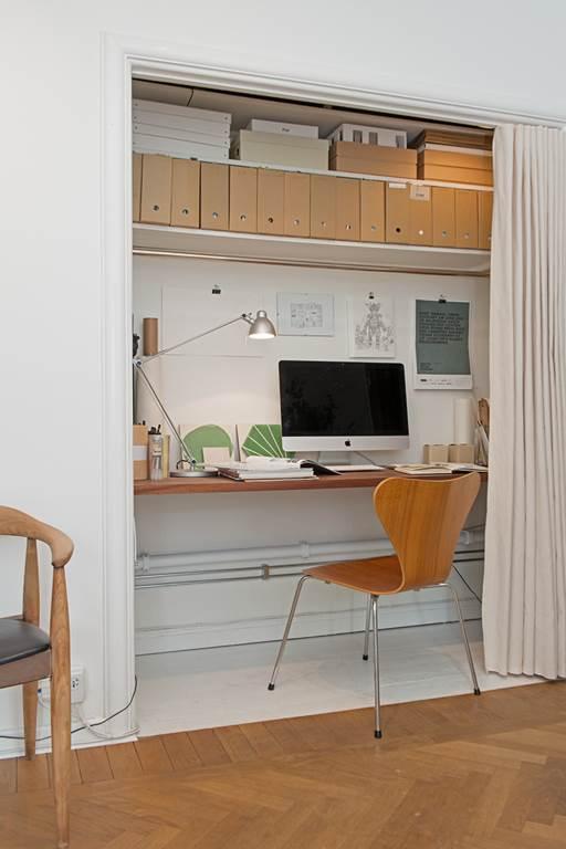 En nisch erbjuder bra förvaring alt arbetsplats