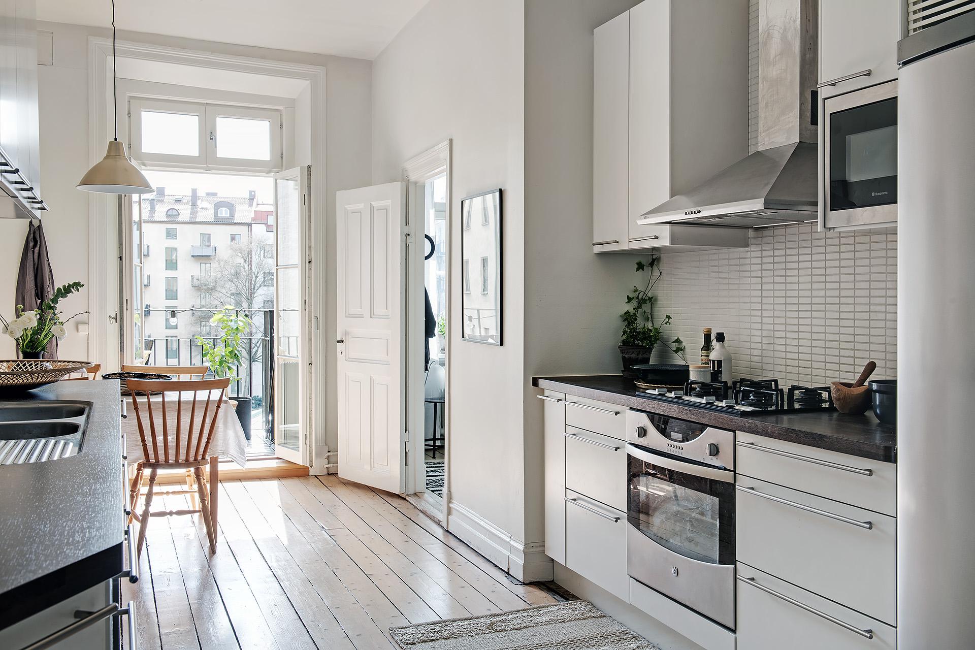 Välkommen till denna ovanligt välplanerade 3,5:a!