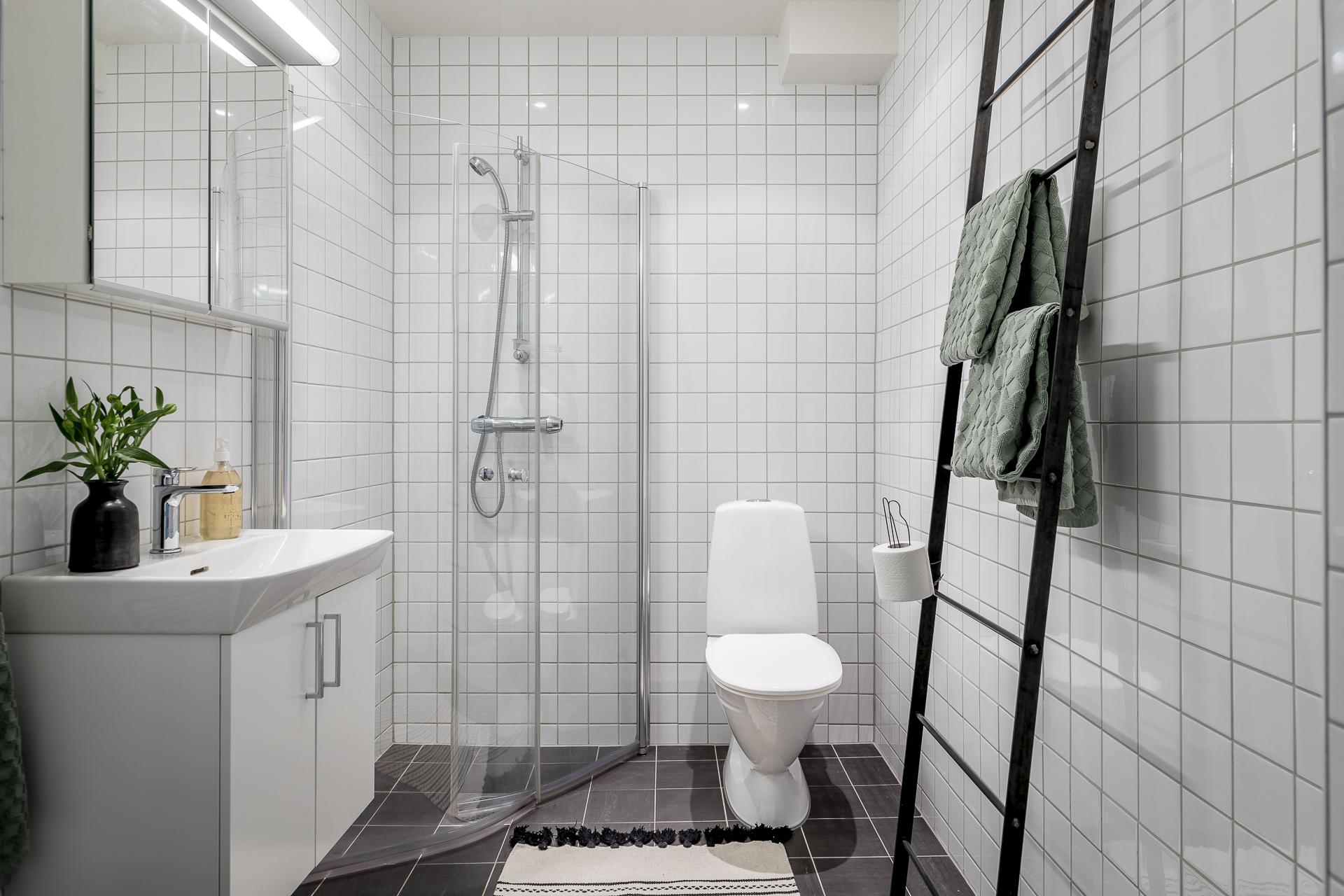 Helkaklat, golvvärme och förberett för tvättmaskin