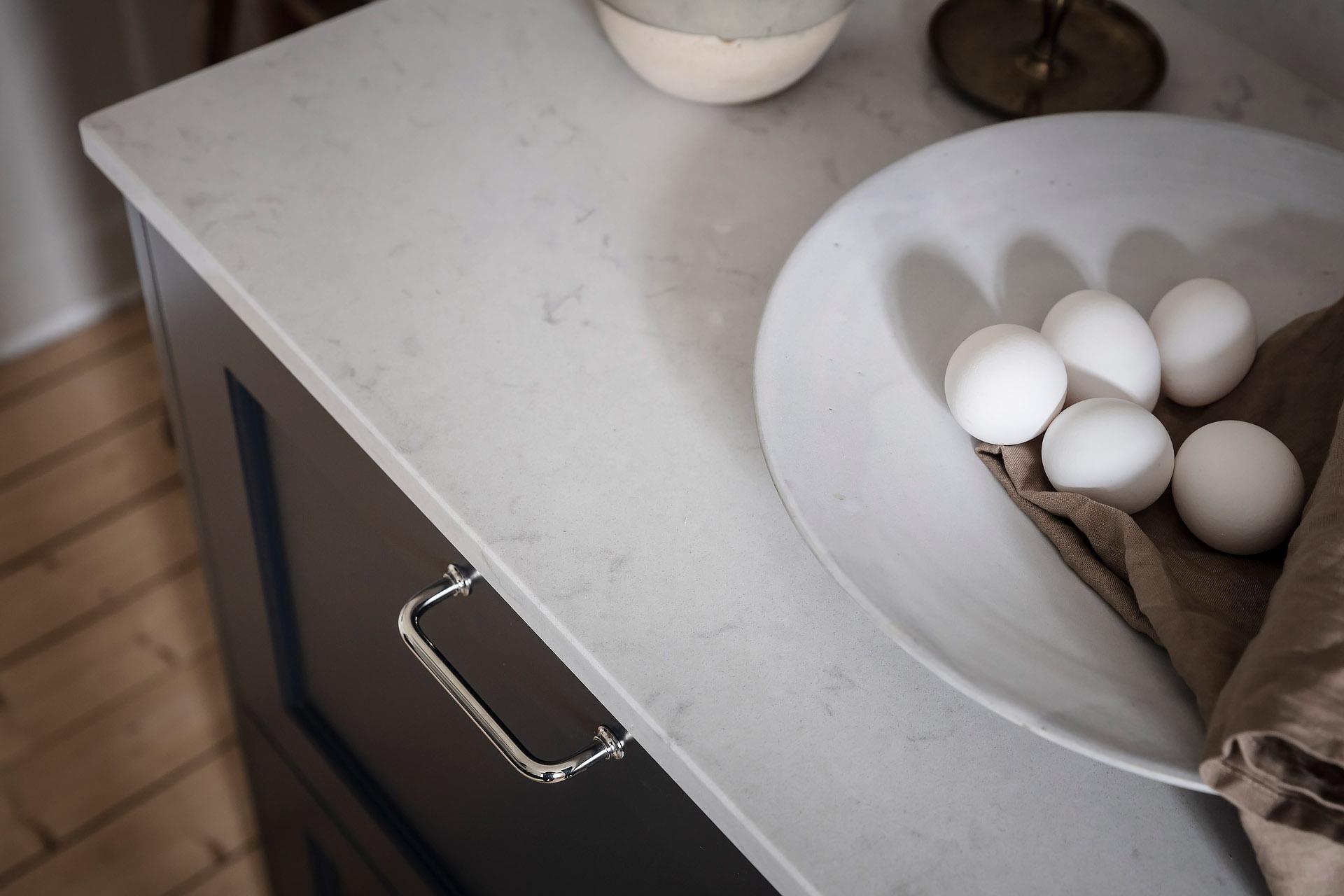 Och en fin bänkskiva i Silestone