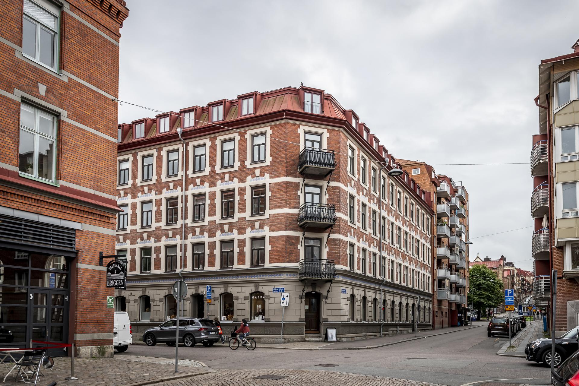 Föreningens hus ligger i hörnet Fjärde Lång-Nordhem