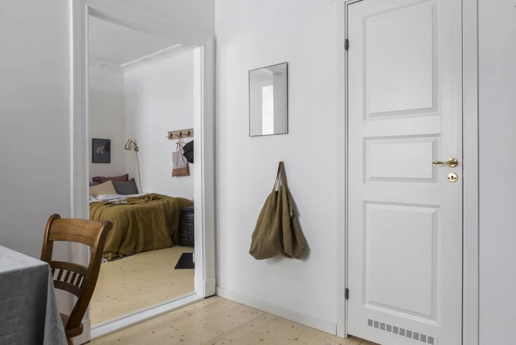 Lägenheten är liten - men känns större