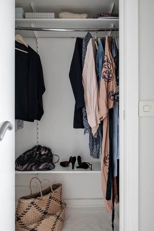 Praktisk klädkammare i hallen