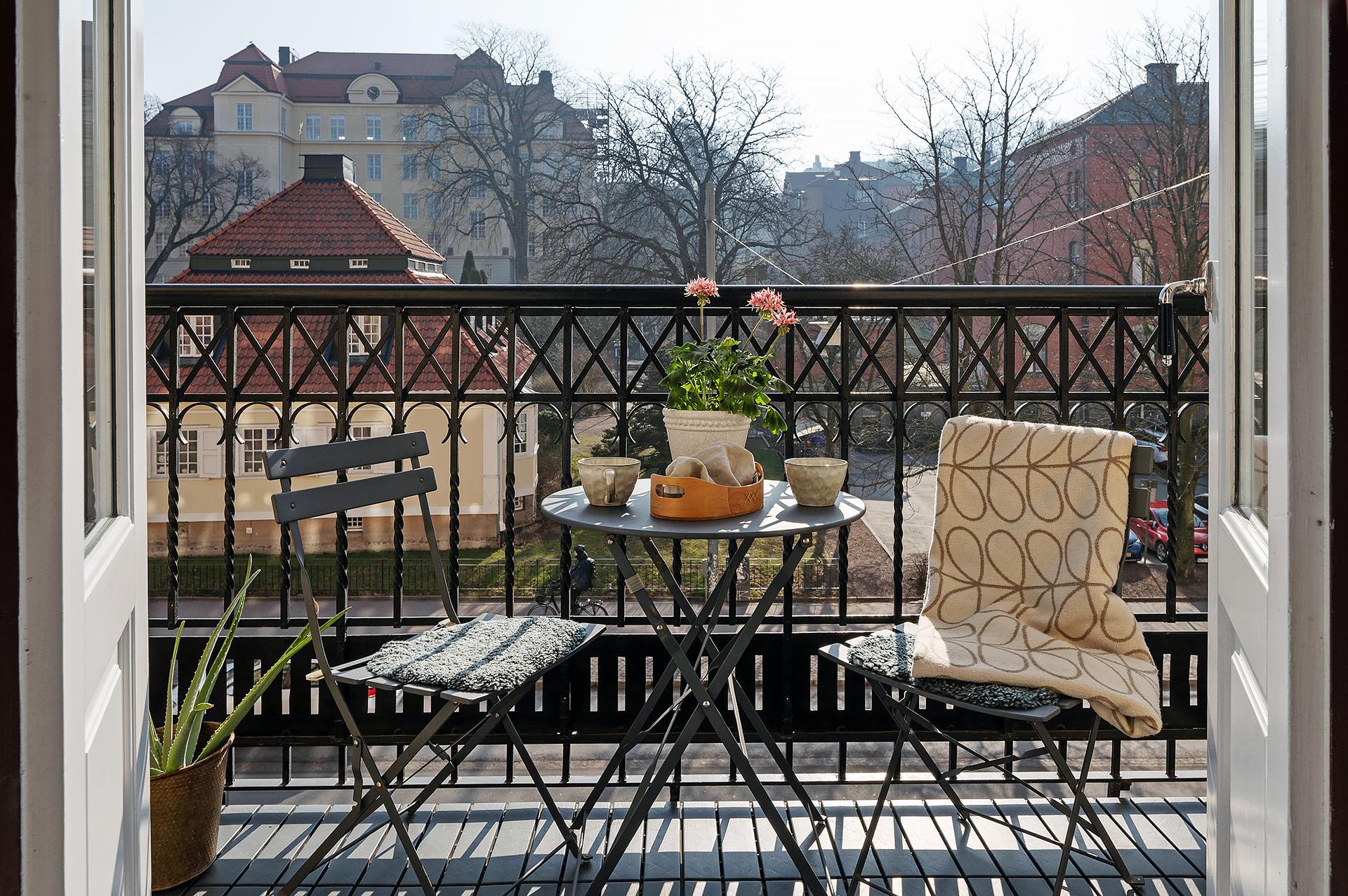 Detta hem har inte mindre än två balkonger