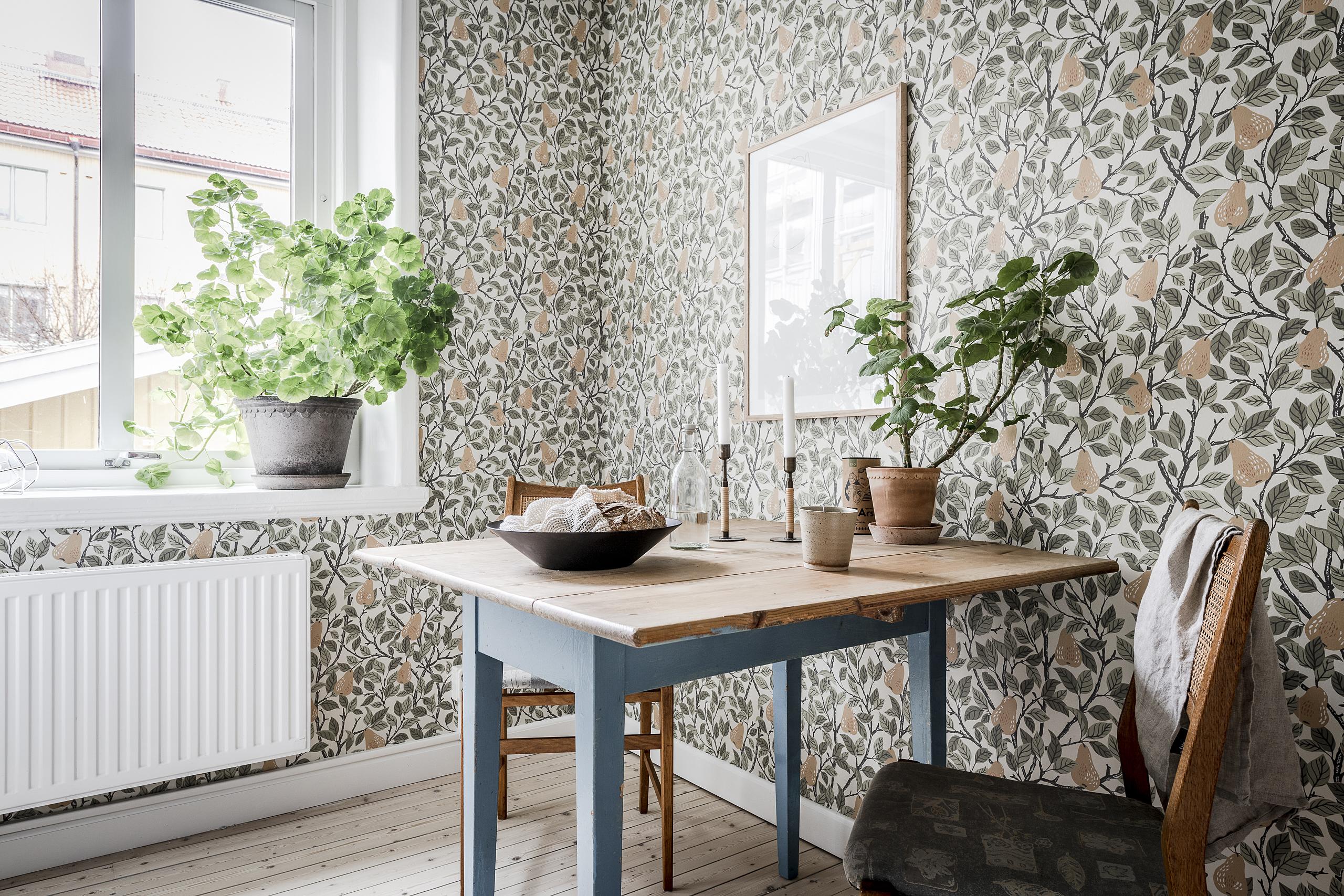 Tapeten ger en varm och ombonad känsla