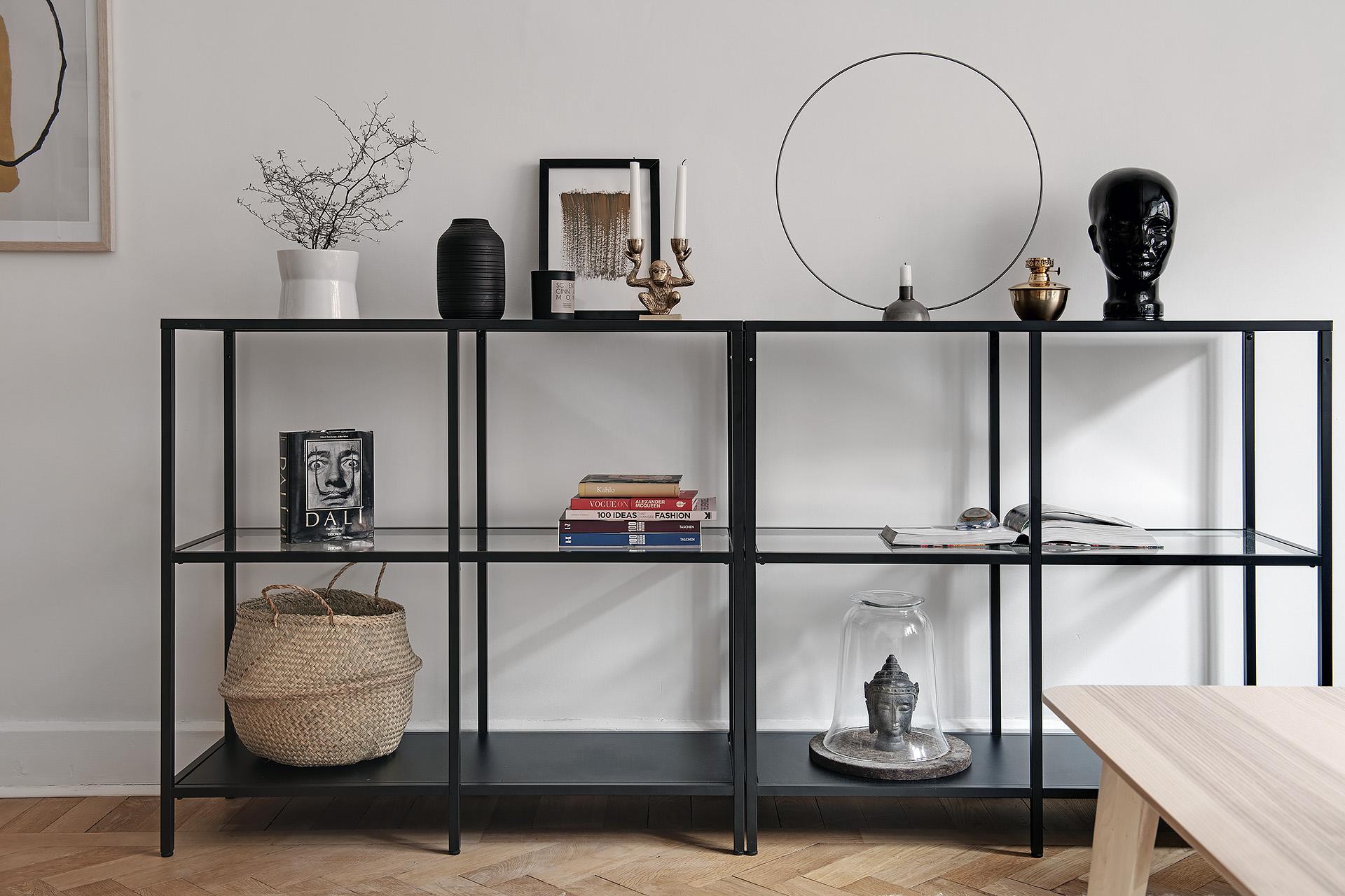 Genomgående renoverade ytskikt. 