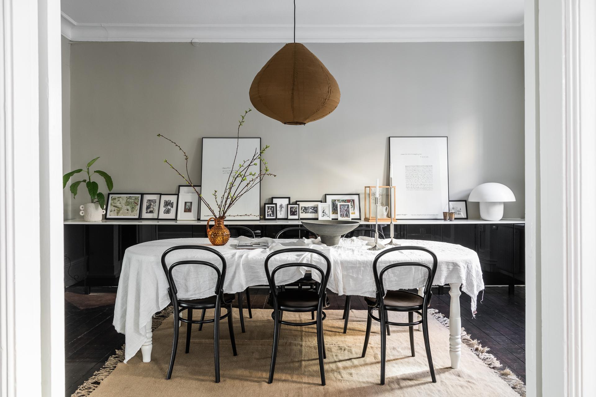 Stort rum som idag används som matsal