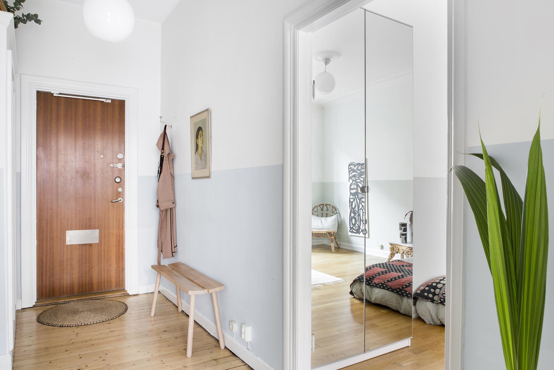 Dubbla garderober ger bra förvaring för klaäderna