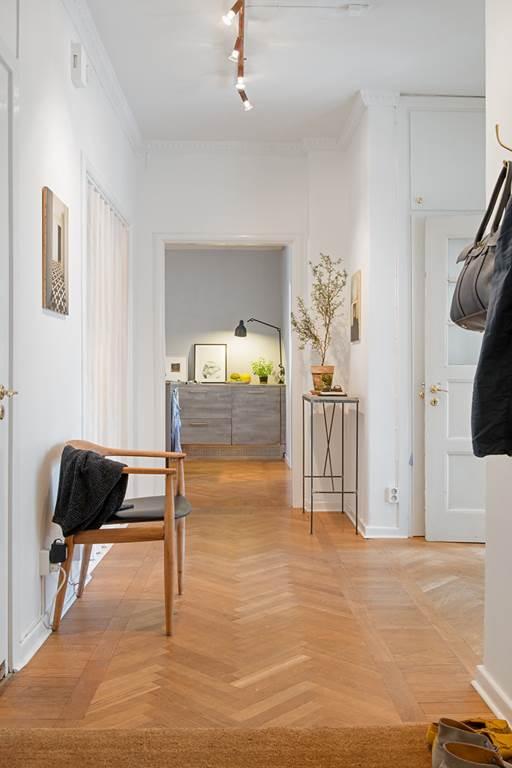 Rymlig, välkomnande hall