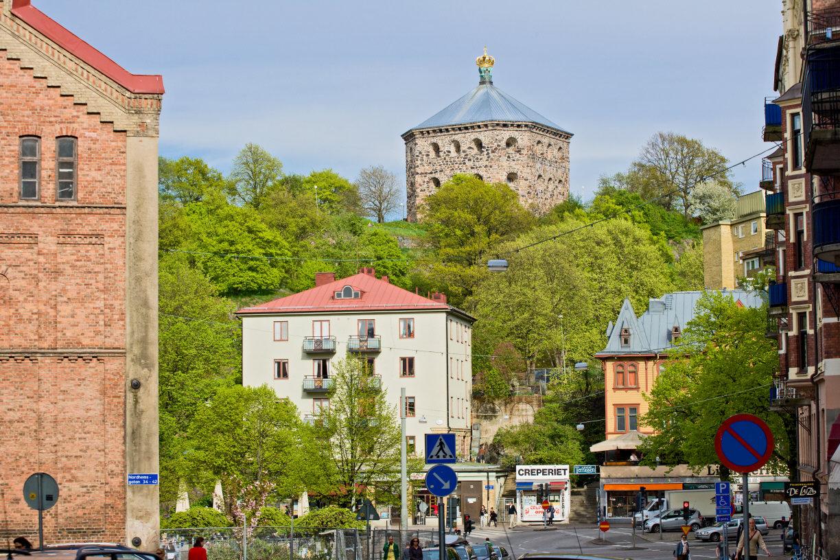 Skansen Kronan stoltserar i bakgrunden