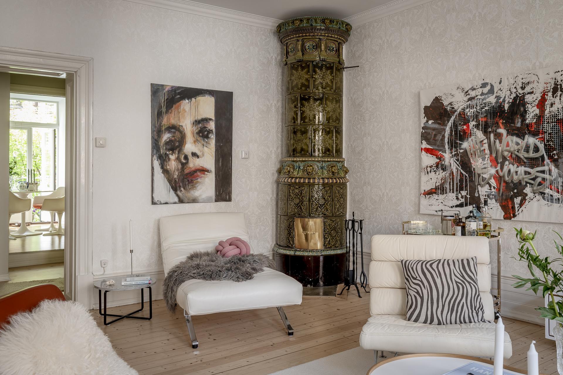 Njut av en sprakande brasa och en god bok