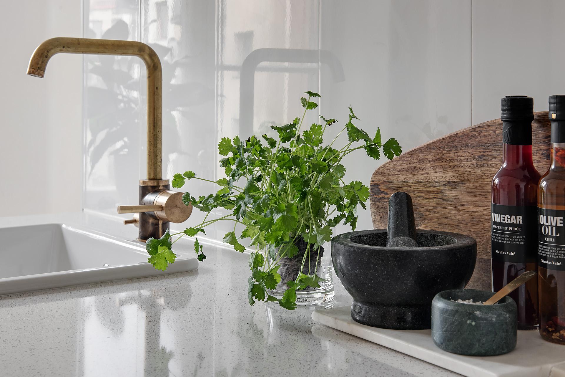 Blandare från Tapwell i obehandlad mässing