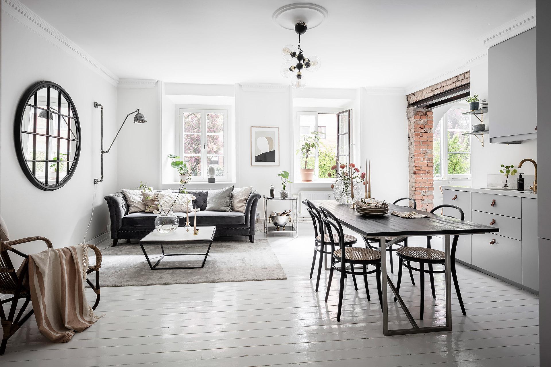 Skön öppenhet och ljuset från sydost flödar in