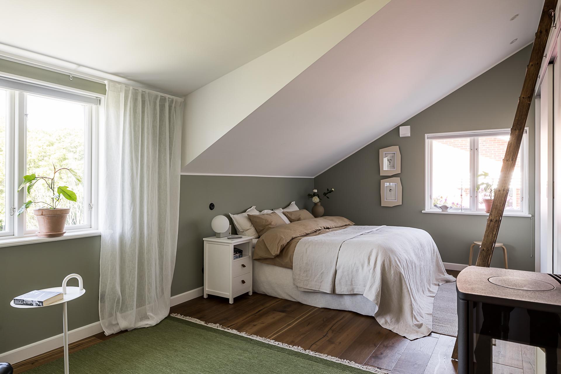 Spatiöst Master Bedroom