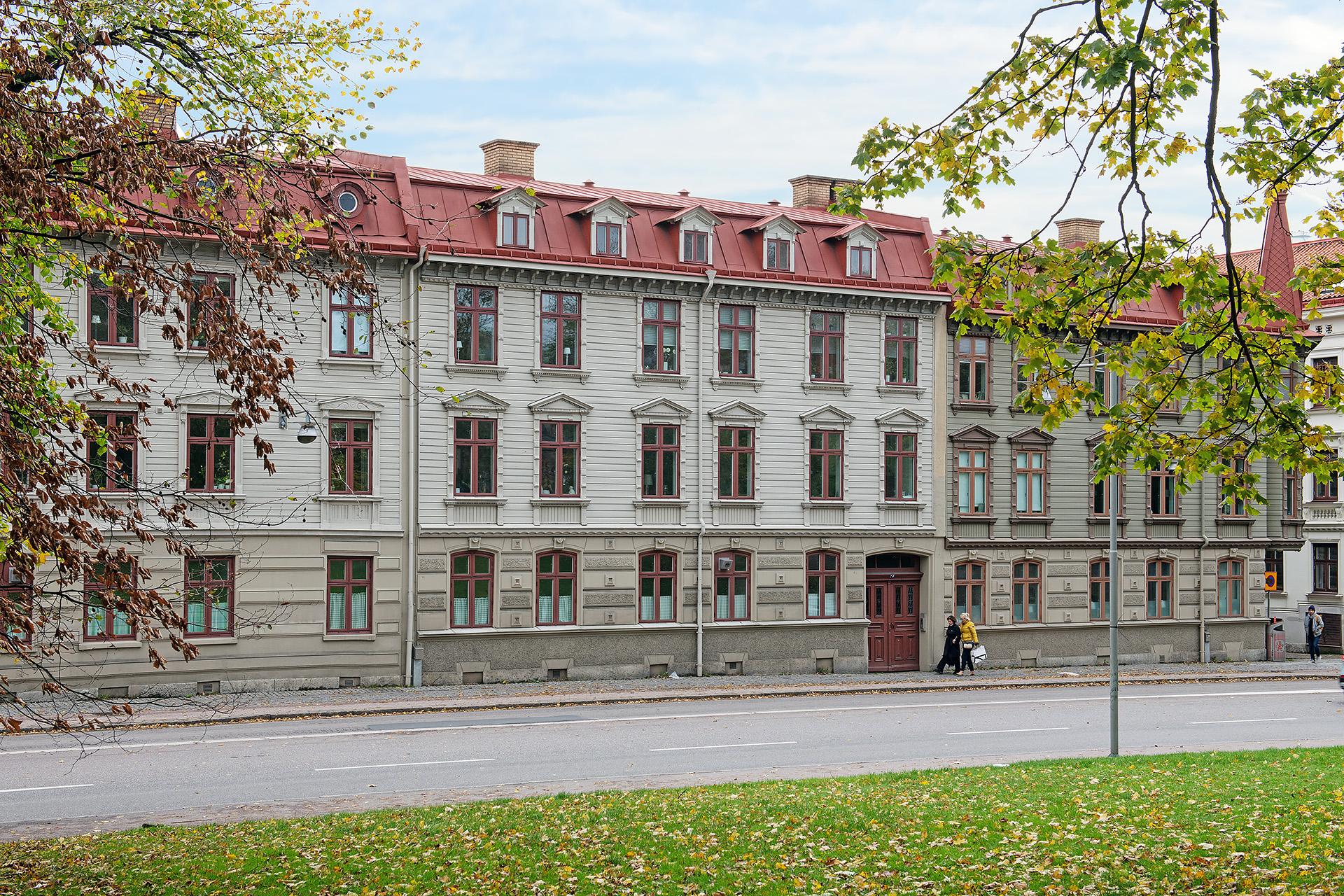 Tyst läge på innergården, granne med Hagaparken