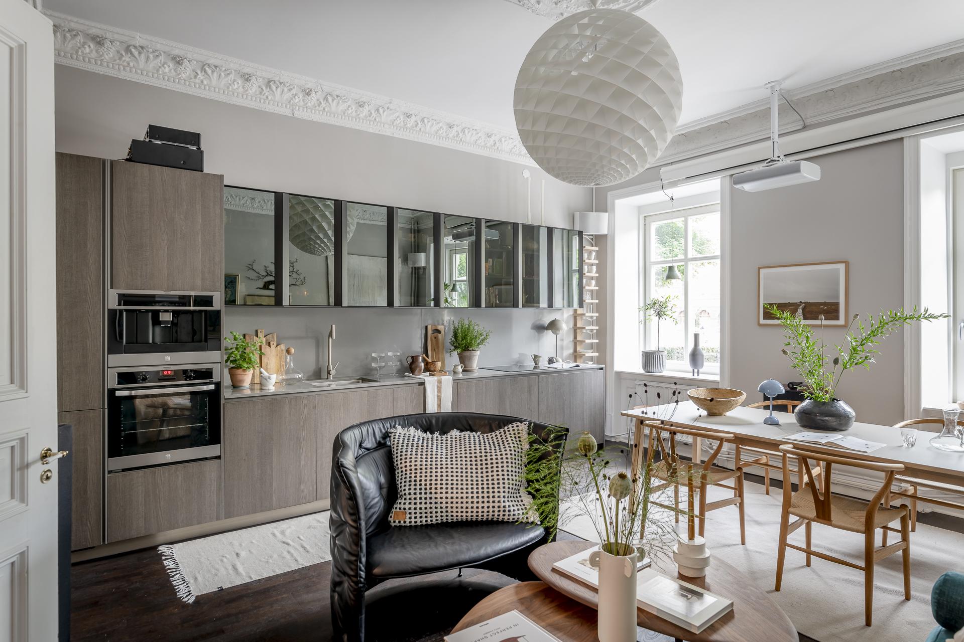 Vitvaror från Gaggenau, köksfläkt från Fjäråskupan, inbyggd espressomaskin