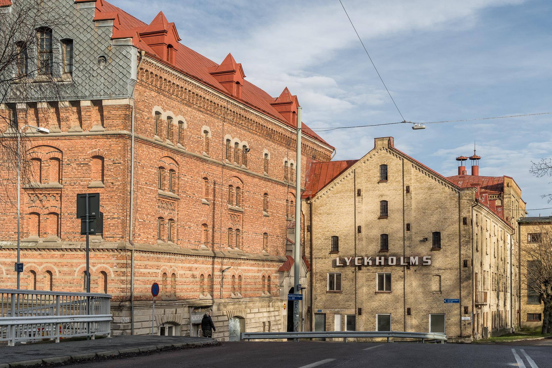 Anrika bruksmiljöer inpå knuten