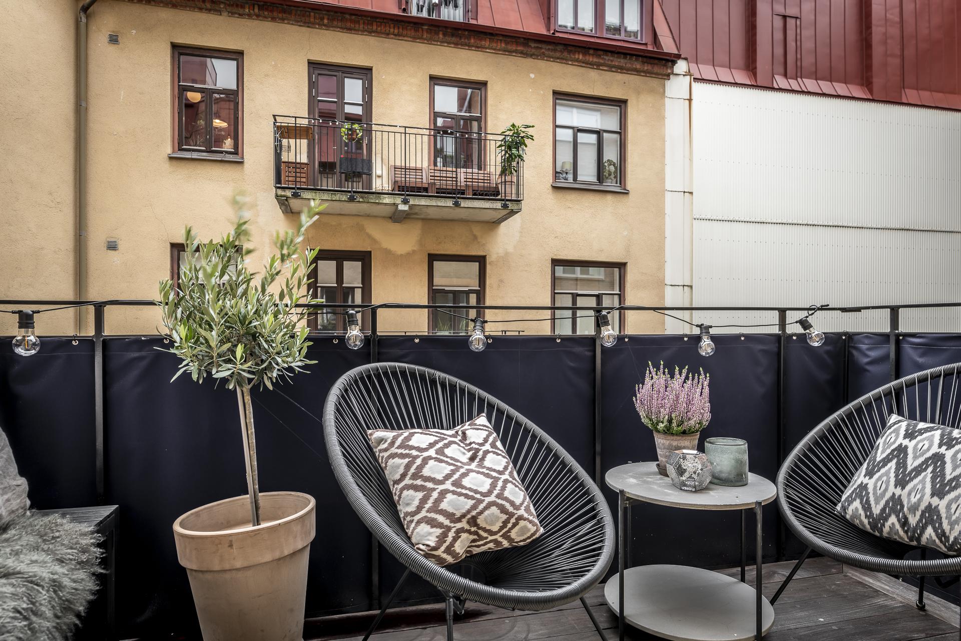 Vi klickar i rutan för balkong också