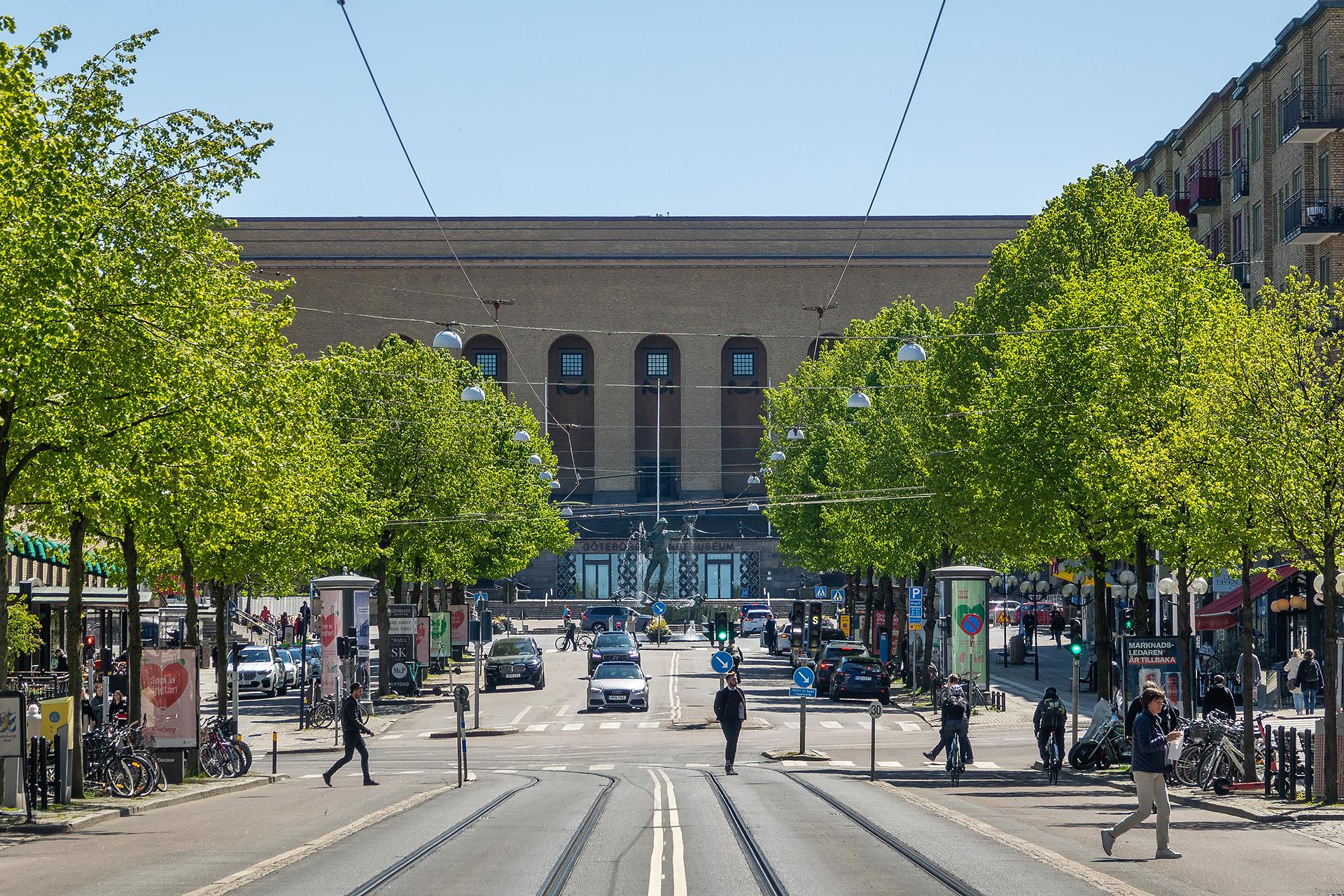 Avenyn, är en esplanad och Göteborgs sanna paradgata.