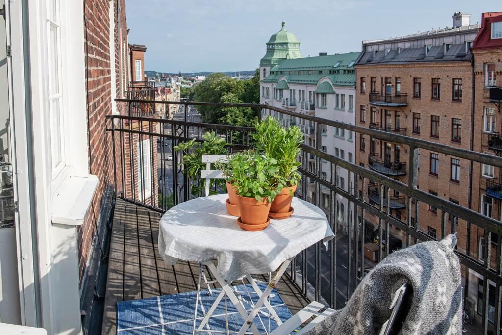 Lägenhetens ena balkong med bästa utsiktsläge!