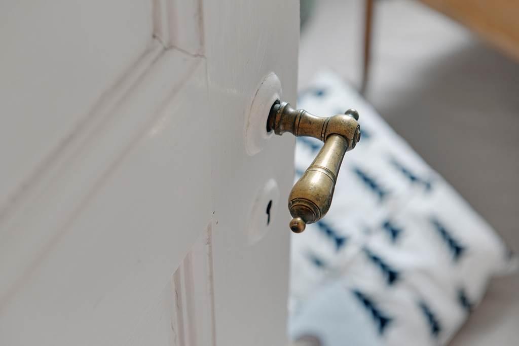 Vägg i vägg med köket ligger jungfrukammaren