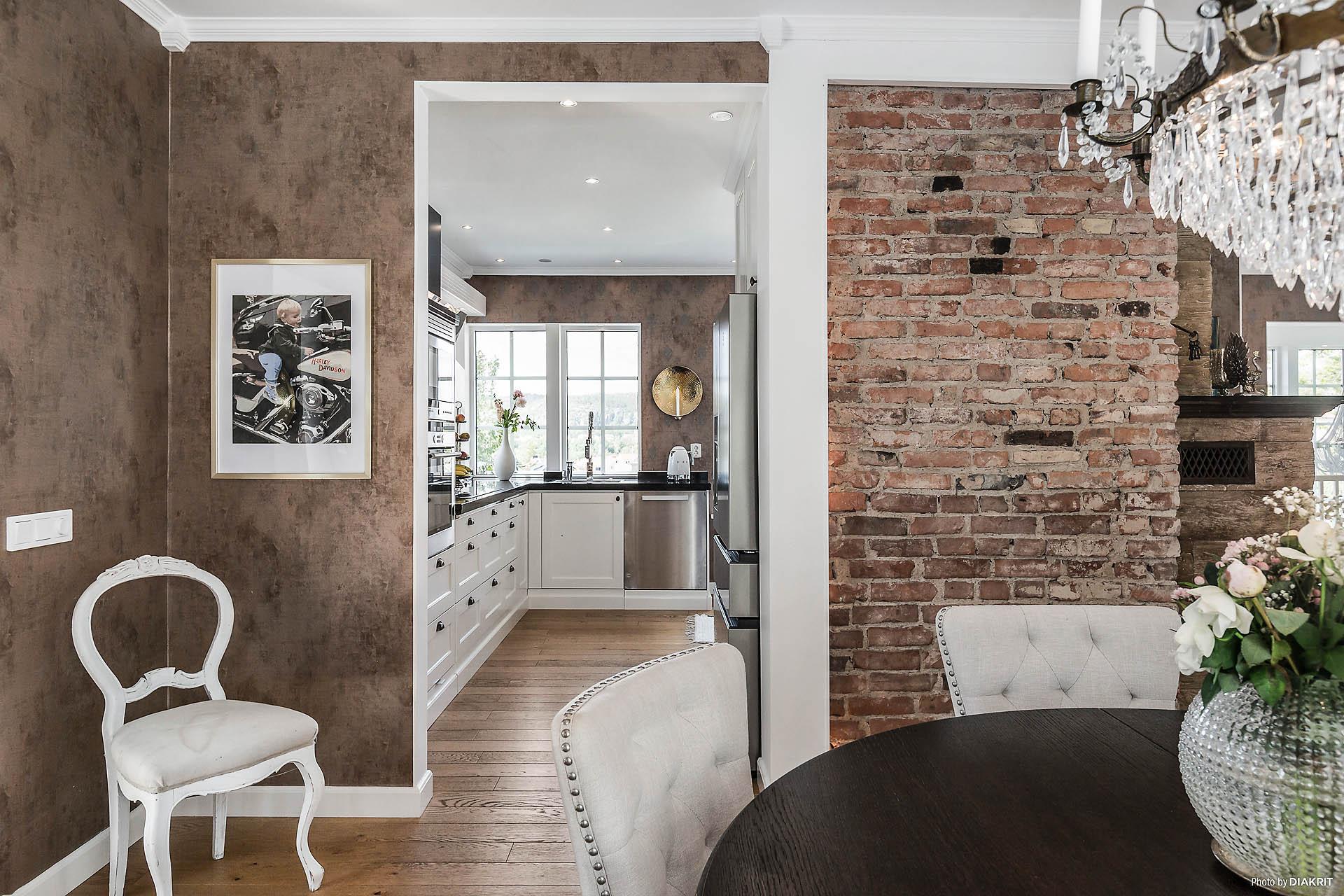 Matplats i direkt anslutning till kök