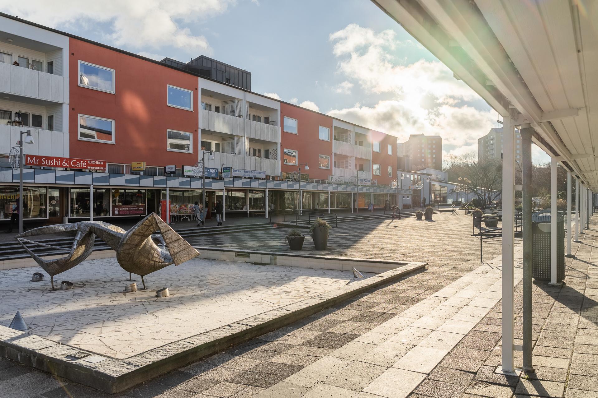 Doktor Fries torg, ett charmigt femtiotalstorg med stort utbud