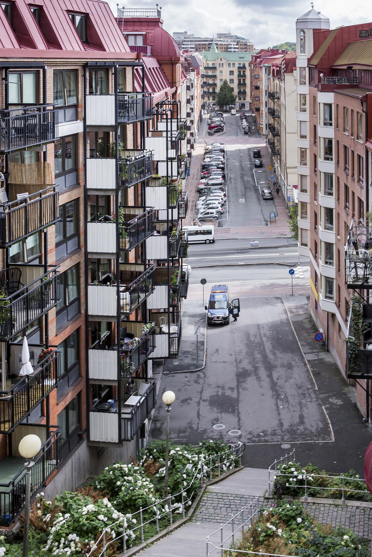 Vy från mindre sovrummet ner mot Linnégatan