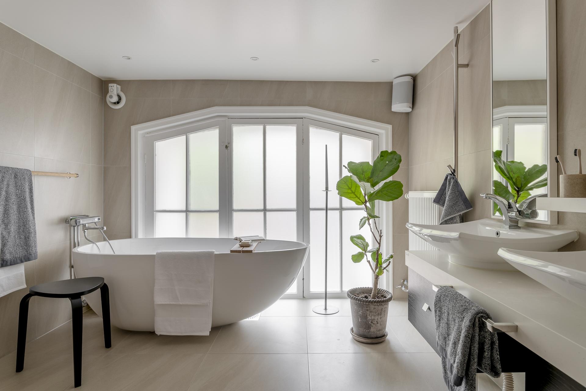 Elegant badrum med hotellkänsla.