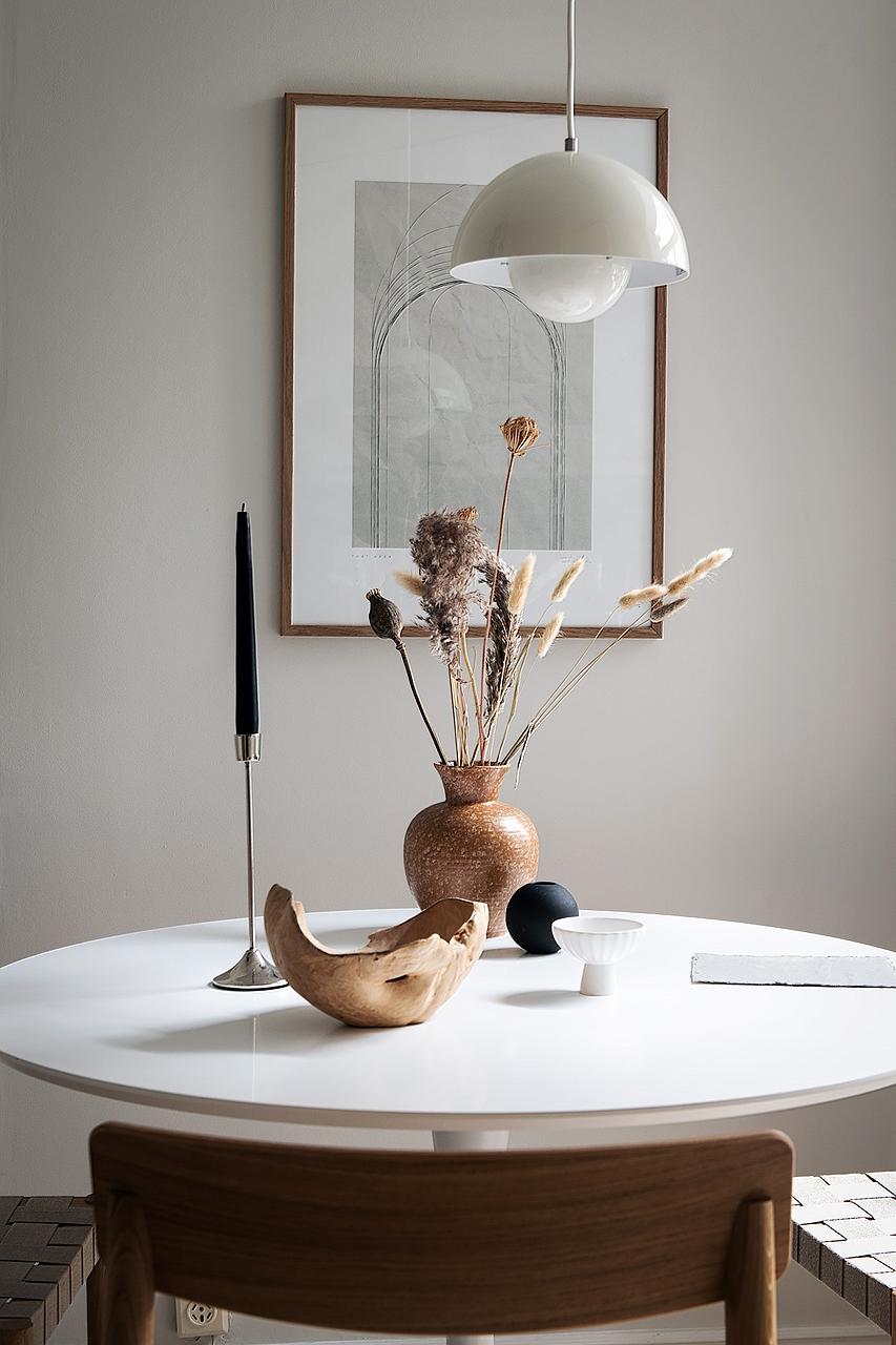 Väggarna är målade i Jotuns ”Sommarsnö”