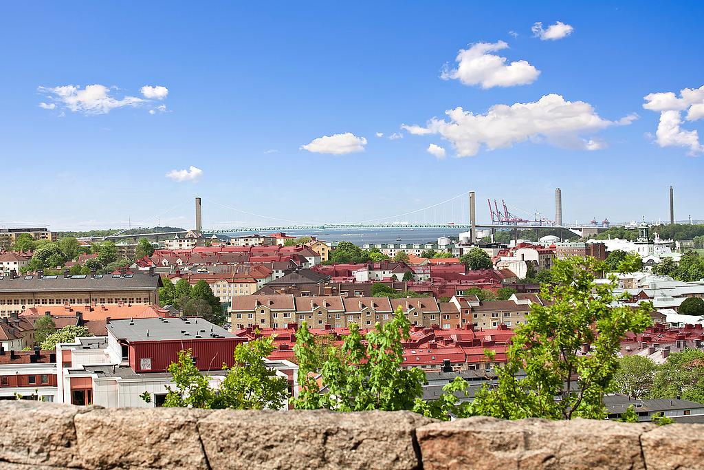 Vid Masthuggskyrkan kan man njuta av  utsikten