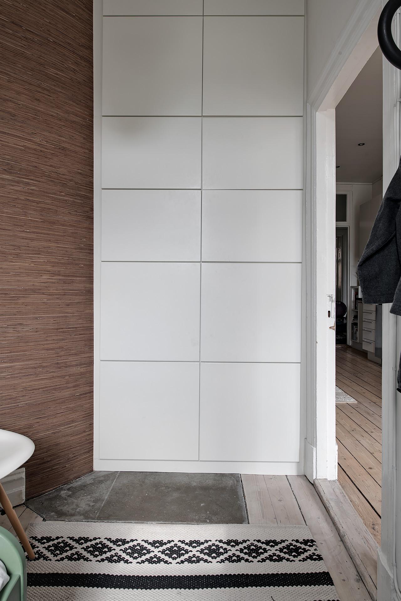 Platsbyggd förvaring från golv till tak