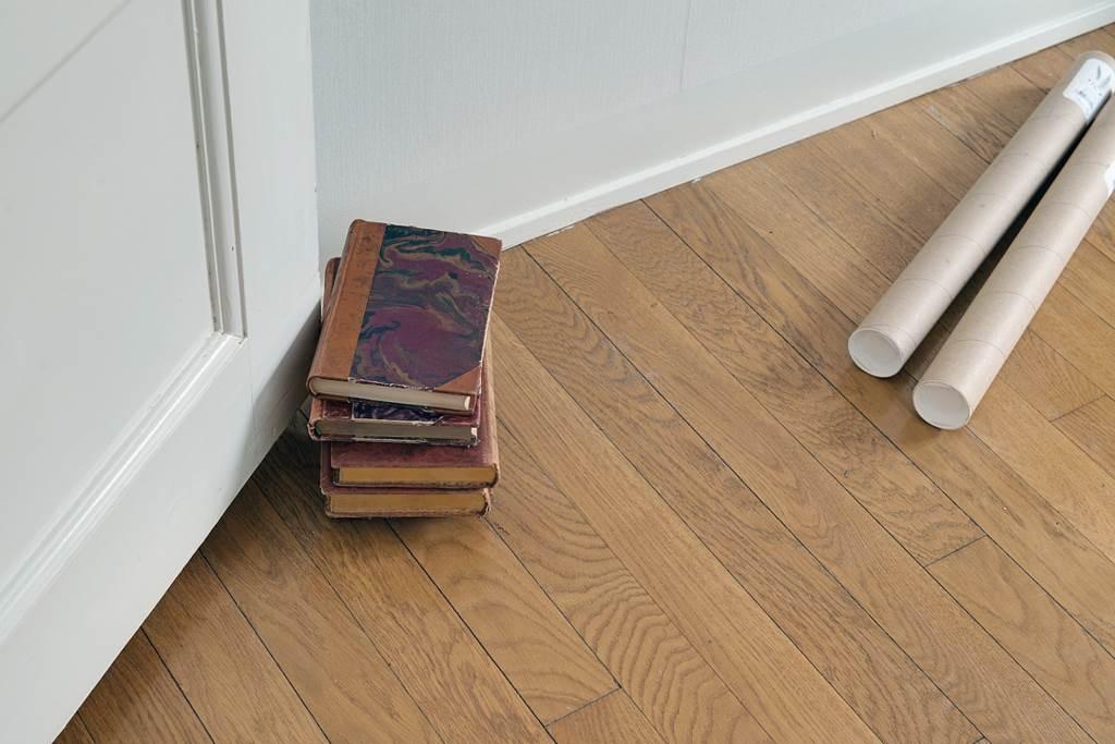 Fina spegeldörrar & bevarad stavparkett i ek