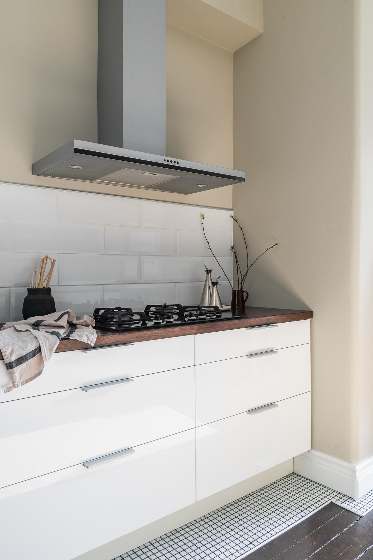 Gasspis och nymålade väggar