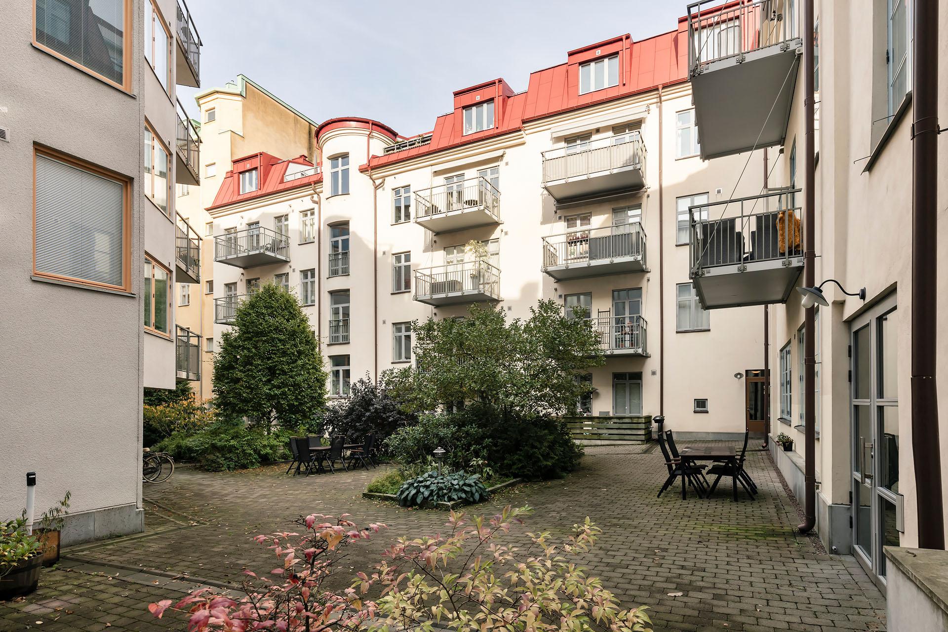 Väl omhändertagen och fin innergård