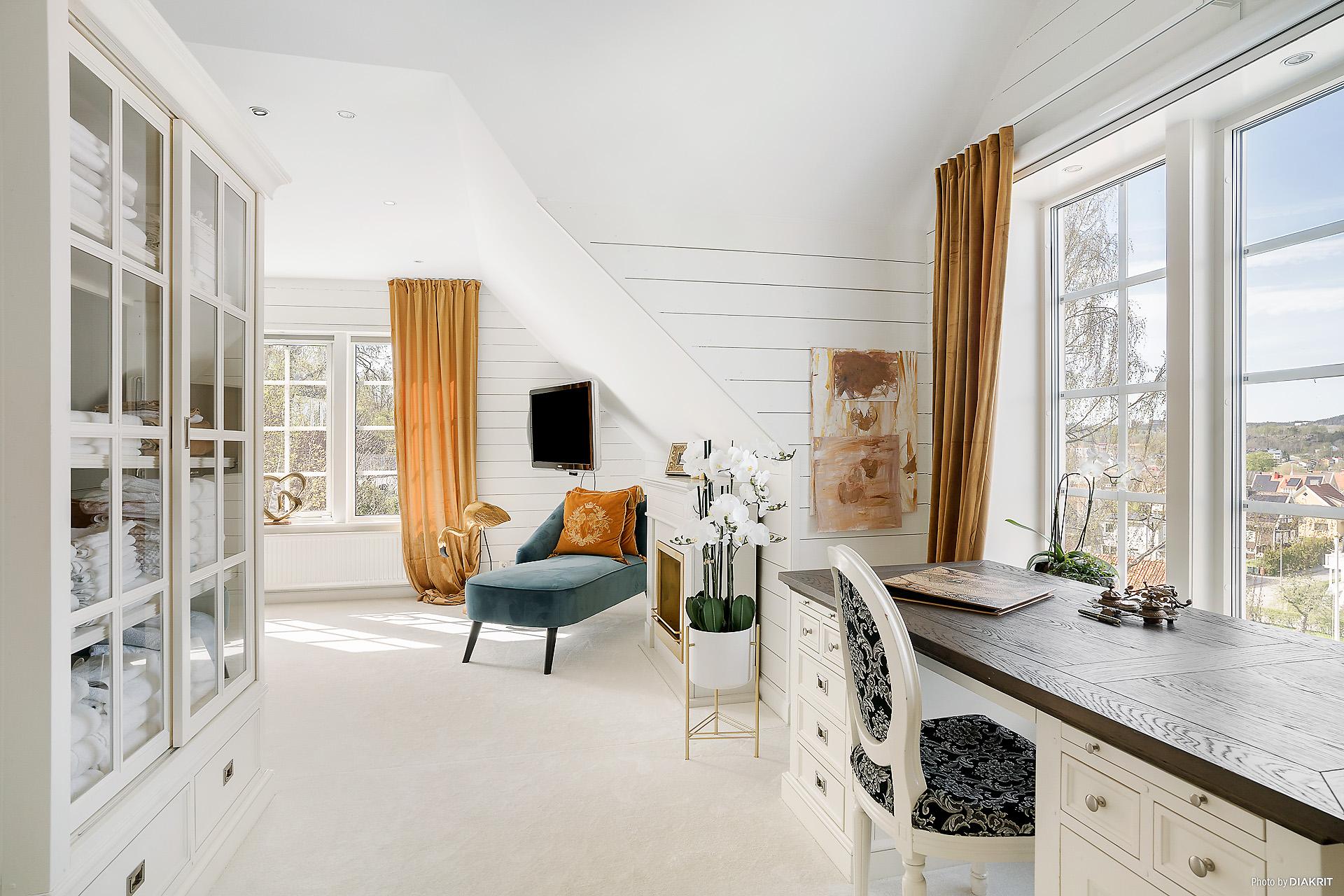 Hela övre plan är som en master suite