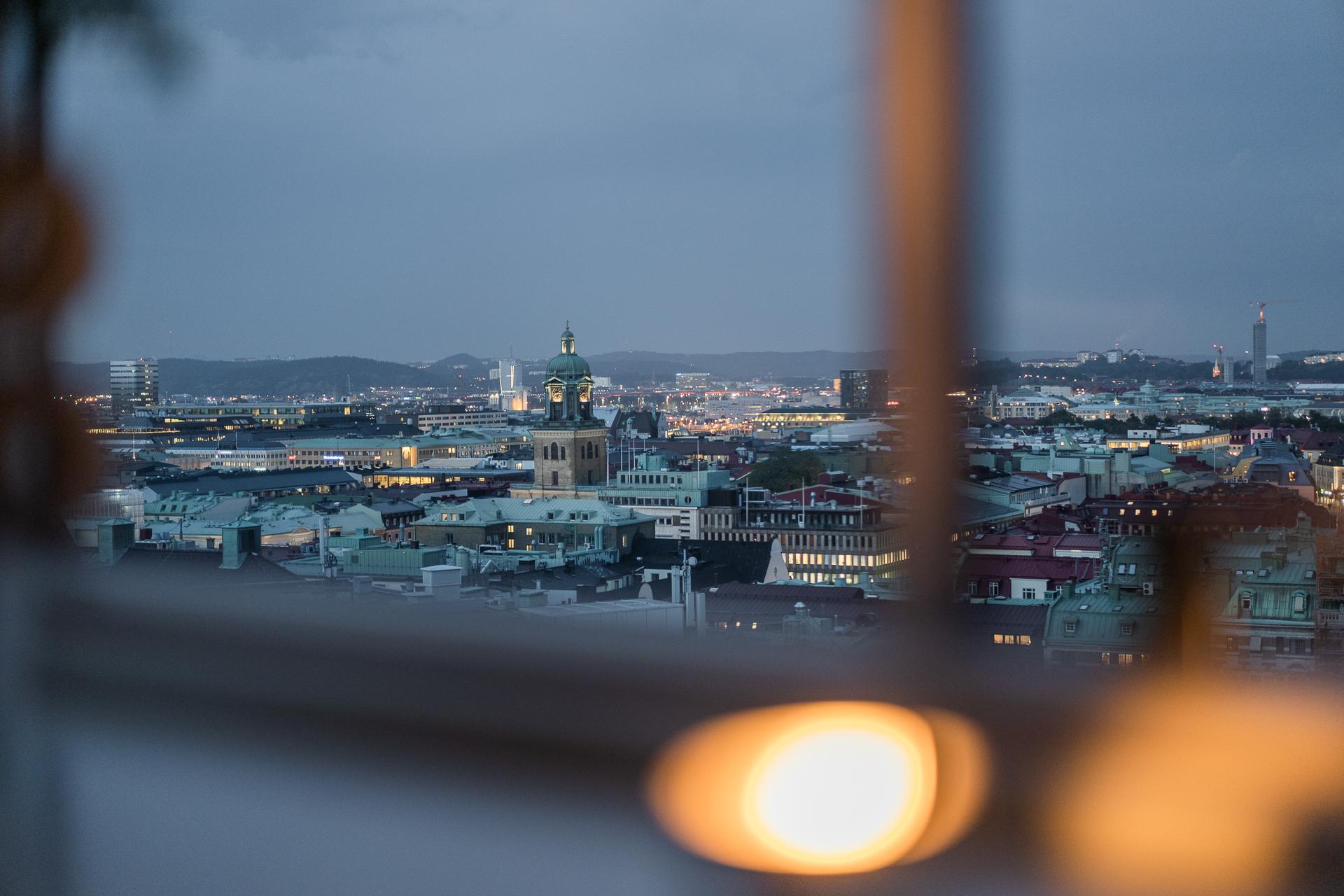 Vidsträckt utsikt österut från vardagsrummet