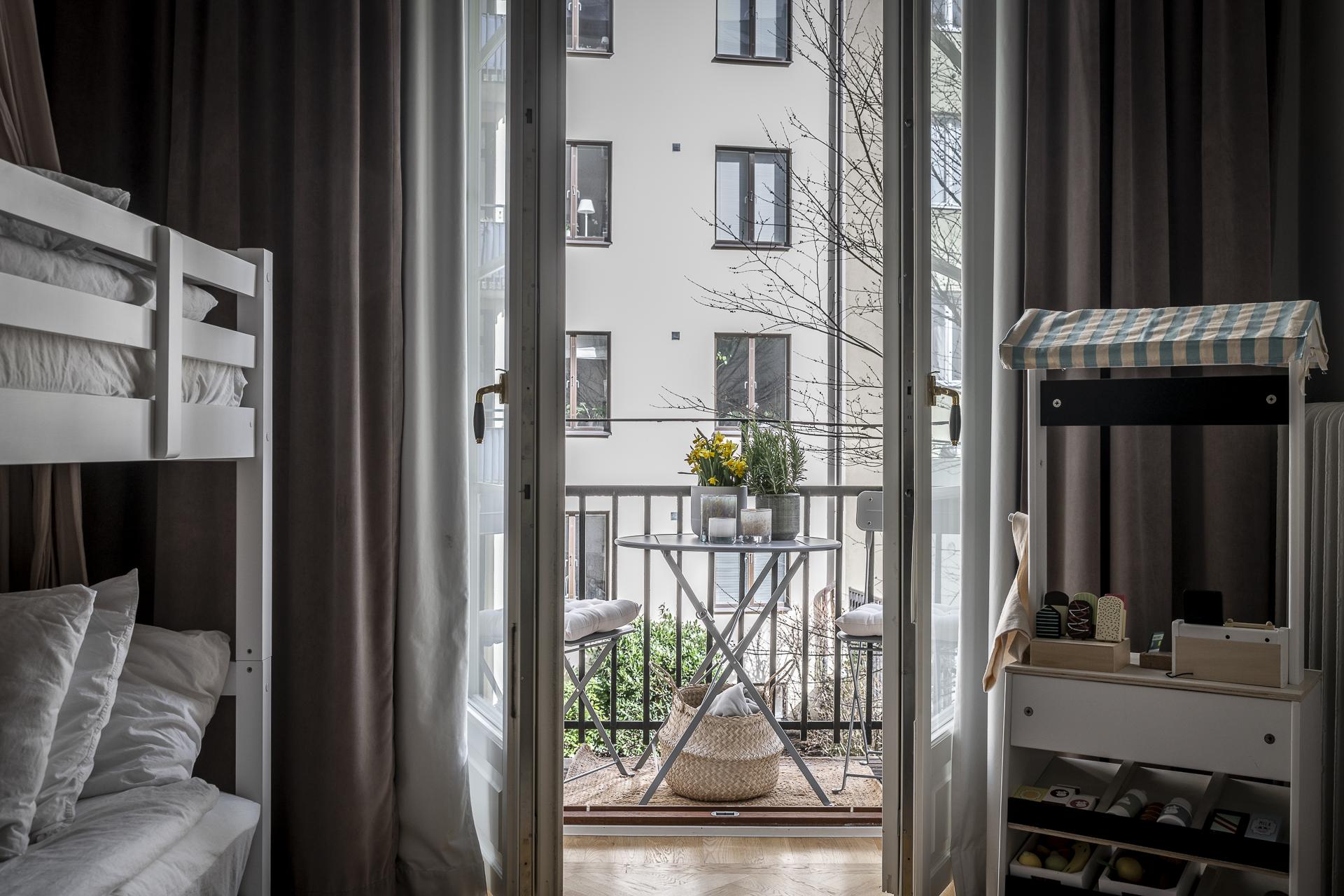 Helglasade balkongdörrar