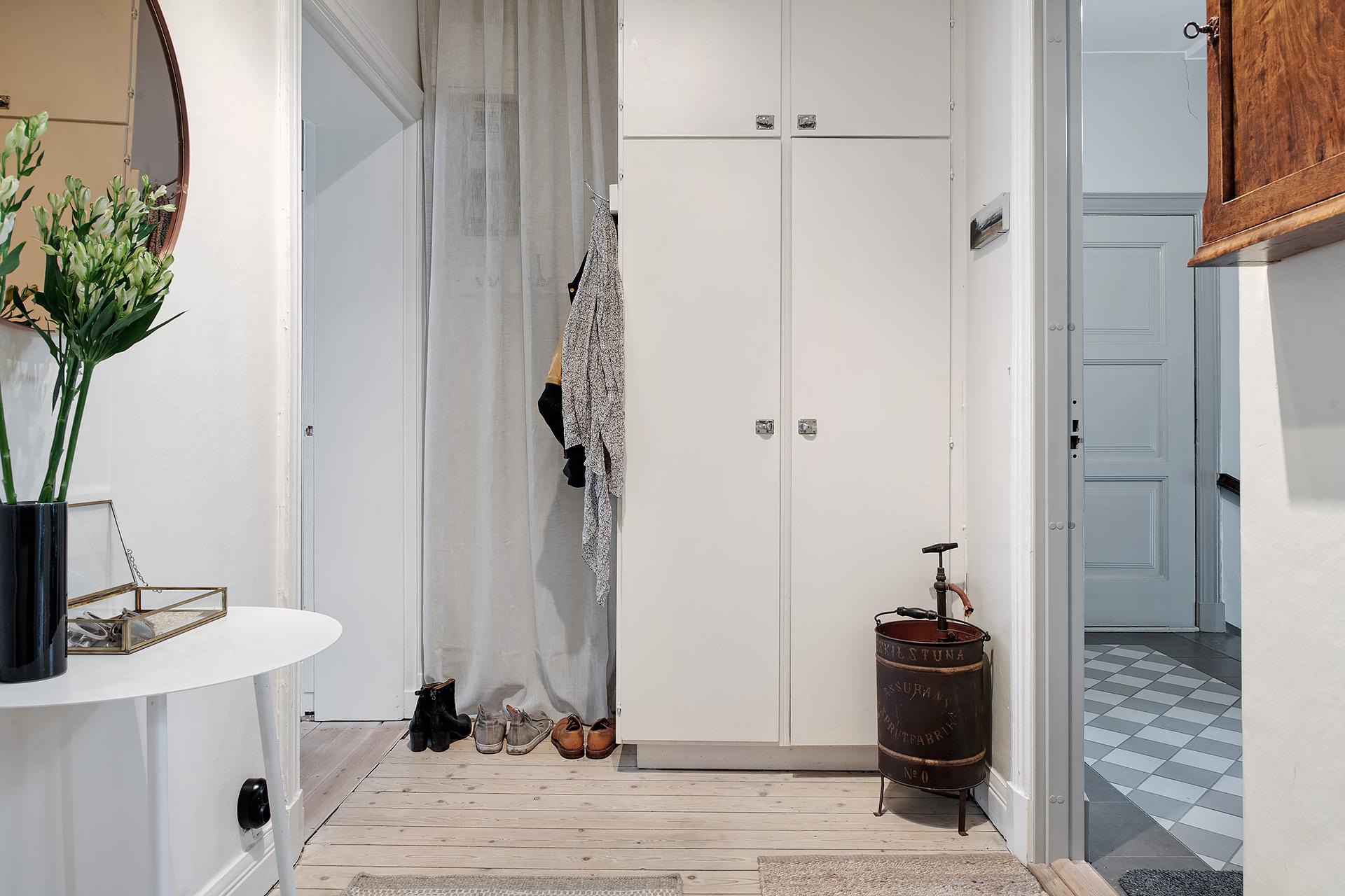 Bra förvaring även i hallen