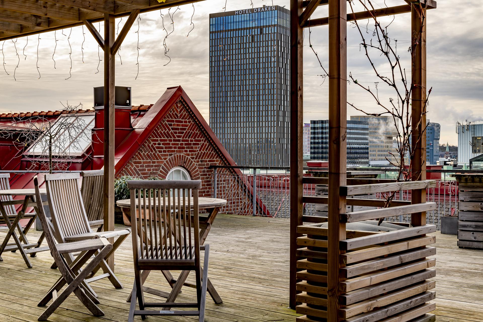 Masthuggskajens byggen har tagit rejält fart och en ny skyline bjuds de boenden