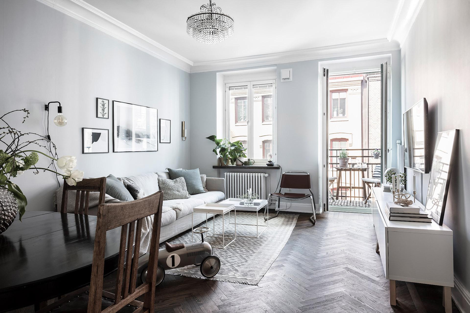 Underbar och välbevarad 30-talstrea med två balkonger