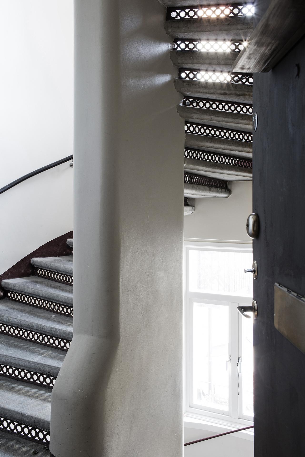 Föreningens fina trapphus signerat år 1905