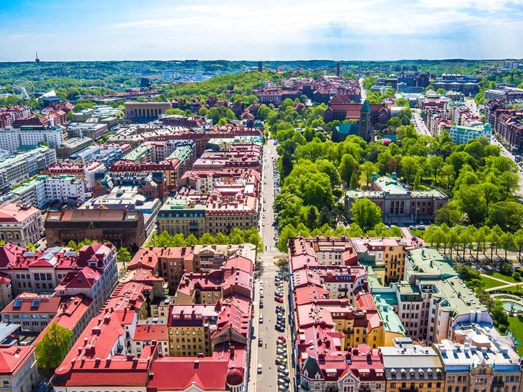 Lorensberg, en blandning av grönska och vackra byggnader