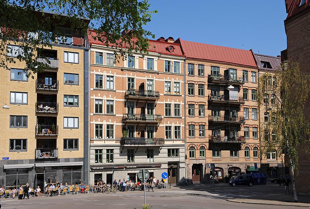 Belägen på våning 4 i ett soligt hus på Plantagegatan