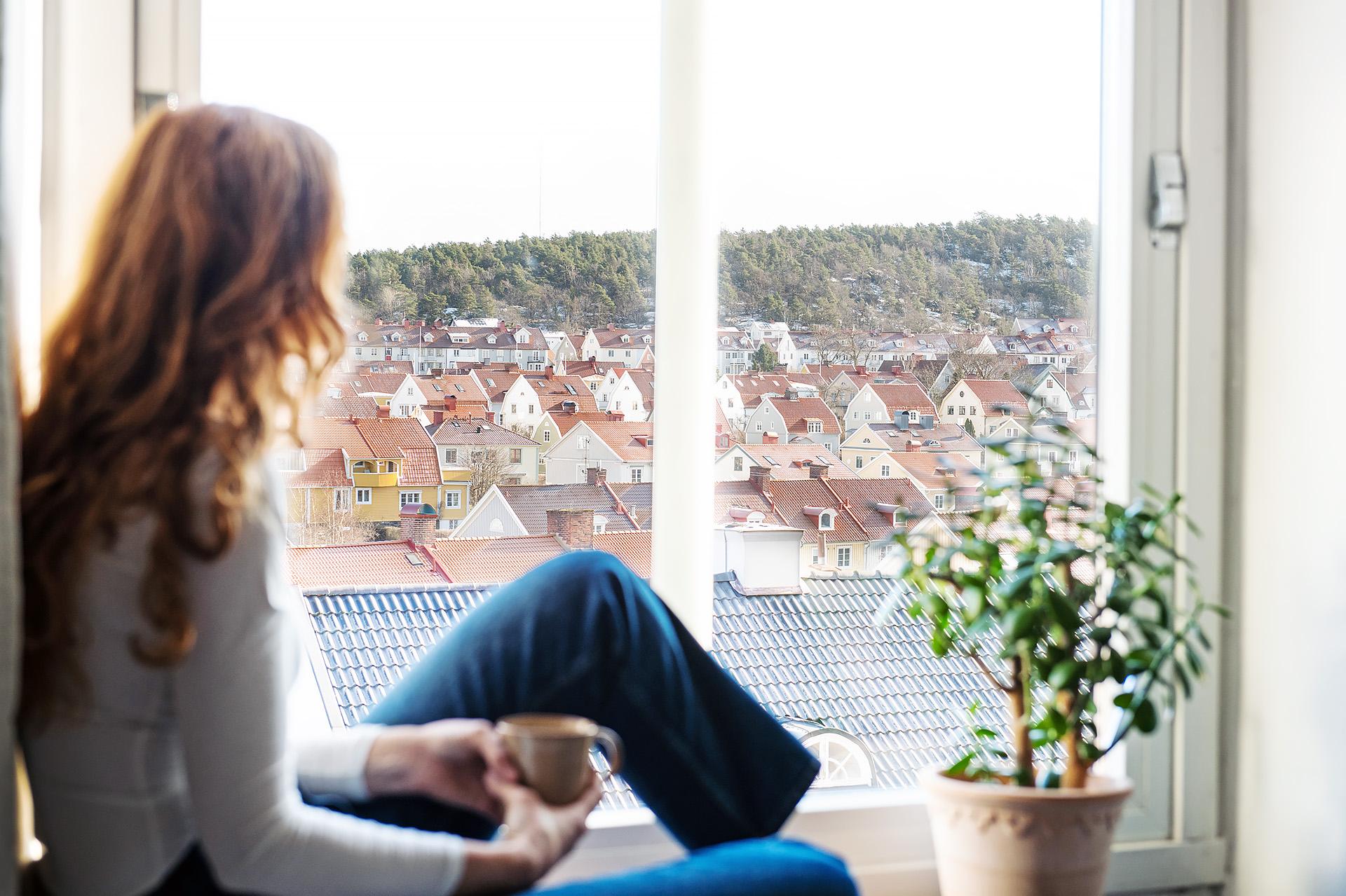 Härifrån har man en mysig utsikt över Skårs lummiga villaområde