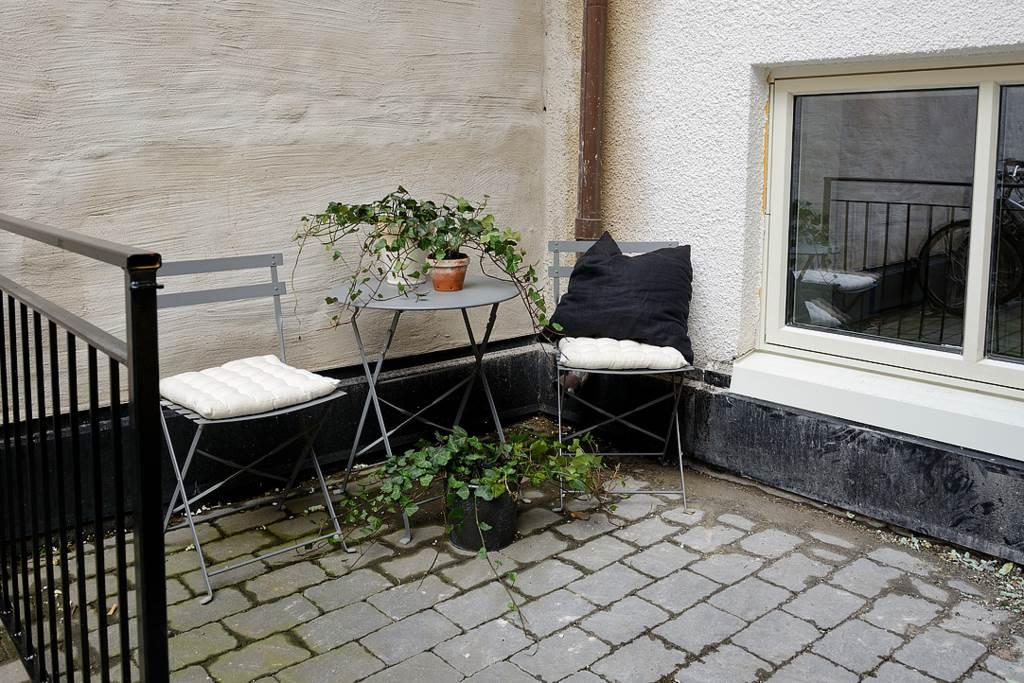 En utedel som får användas av lägenhetsinnehavaren